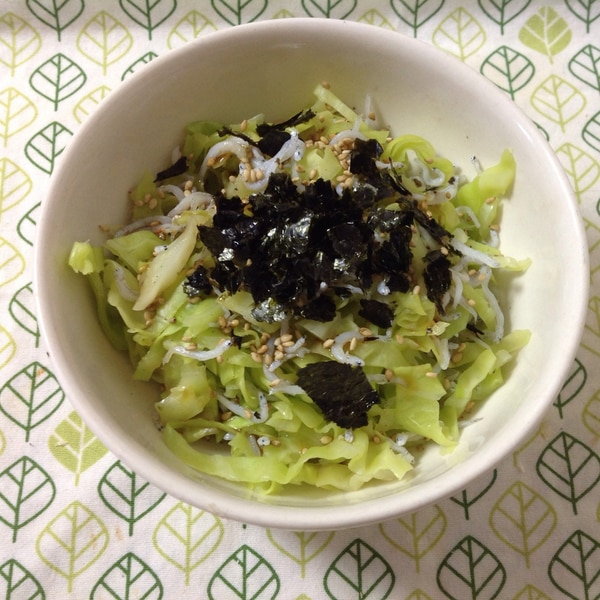 キャベツとしらすの梅オイルあえ