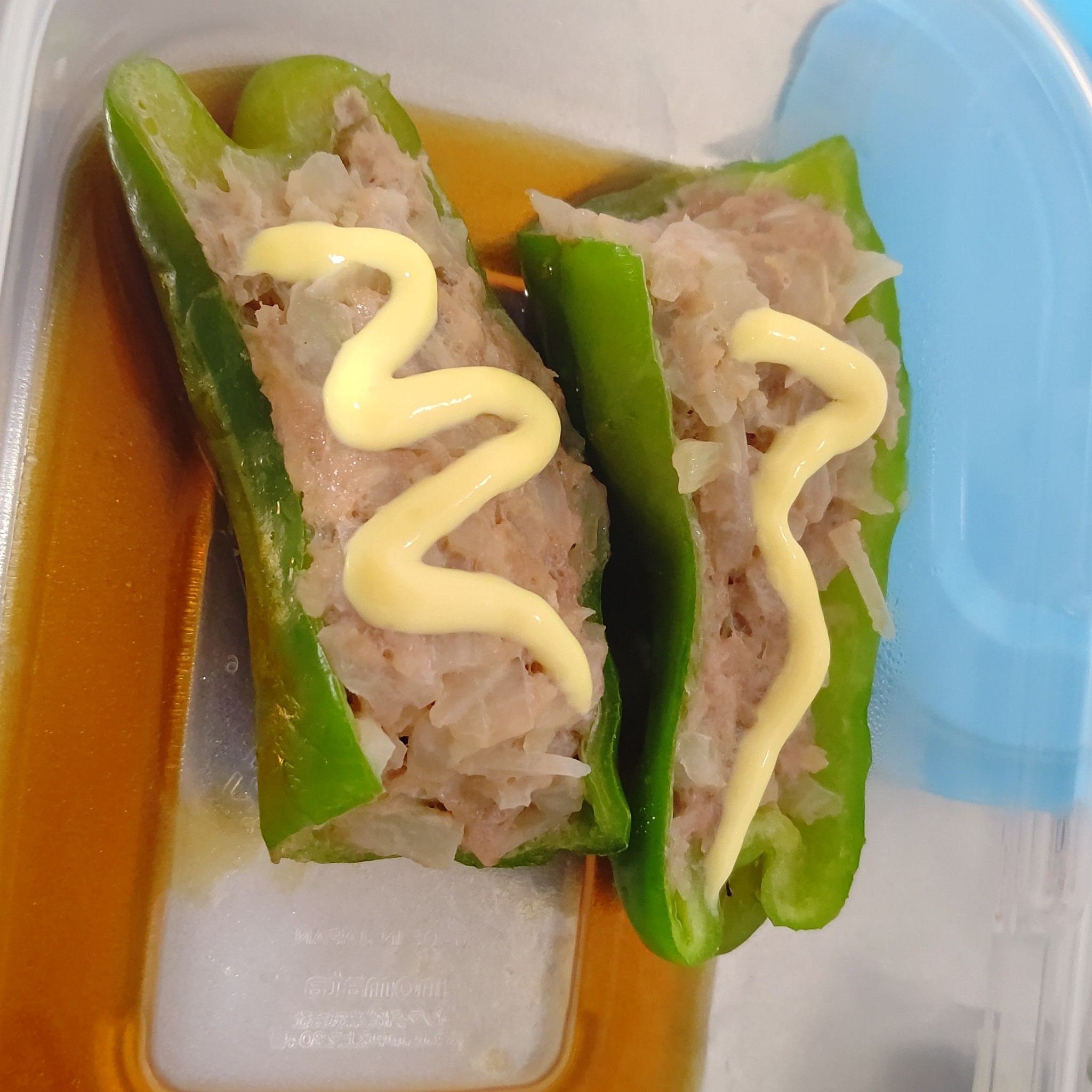 レンジでカンタンピーマンの肉詰め