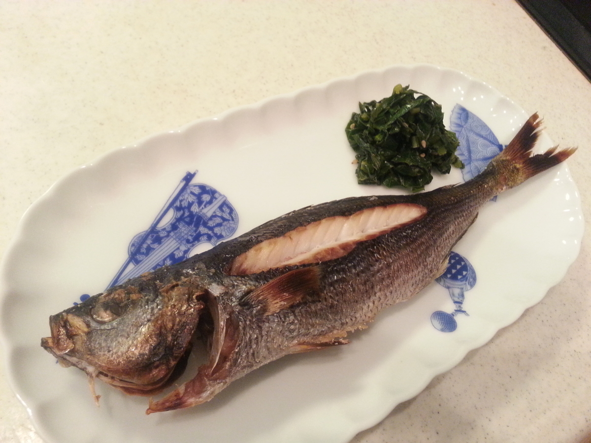 旨魚料理 タカベの塩焼きまるかつ水産 旬の旨い魚を自前調達