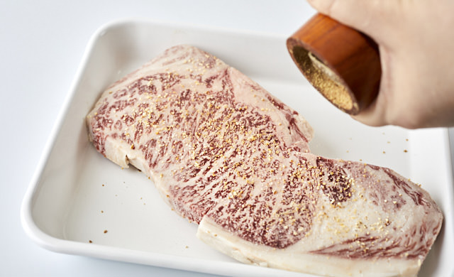 冷凍ステーキの美味しい焼き方 ミディアムレアに焼けるレシピ 凍ったままでOK！解凍いらず -How to Cook Steak From Frozen- YouTube