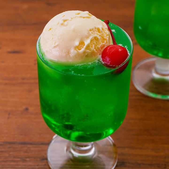 クリームソーダ職人tsunekawaさん直伝！レシピと盛り付けテクニックをご紹介るるぶ&more