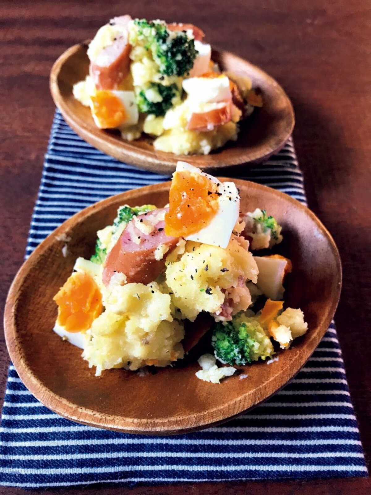 簡単！！カフェサラダ じゃがいも、ベーコン、しめじの炒めサラダ