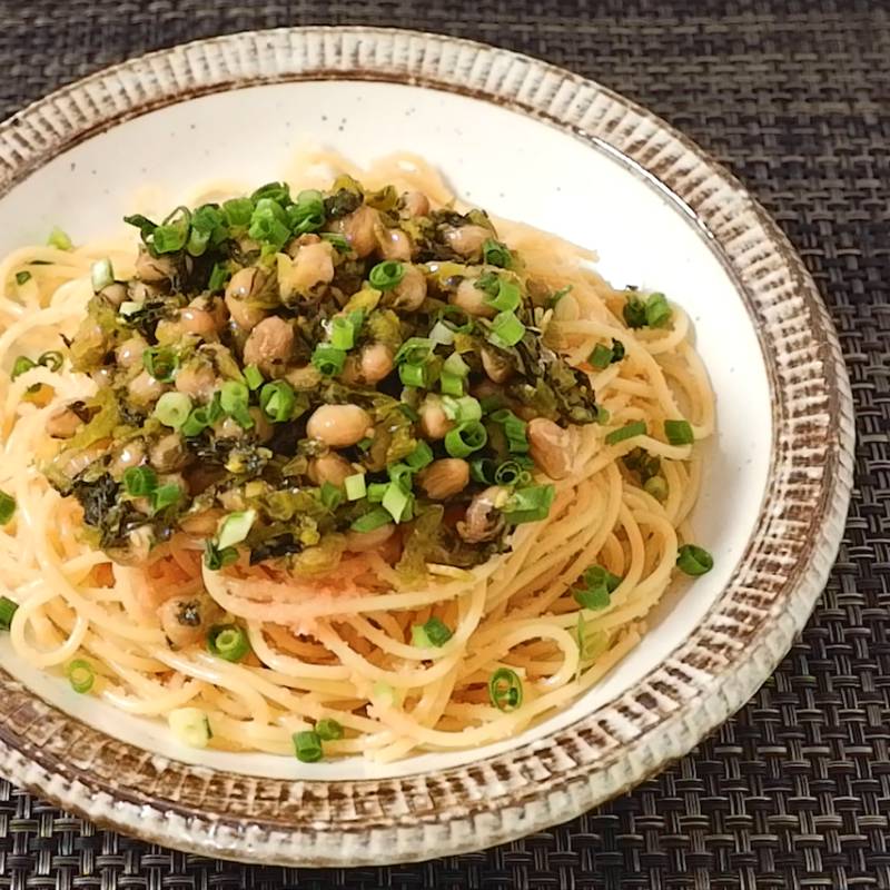 たまにやる、トマト納豆パスタ 納豆とトマト、合うのよ◎ かつぶしも追加して混ぜ混ぜすると旨みのハーモニーで◎mico ロミロミセラピスト