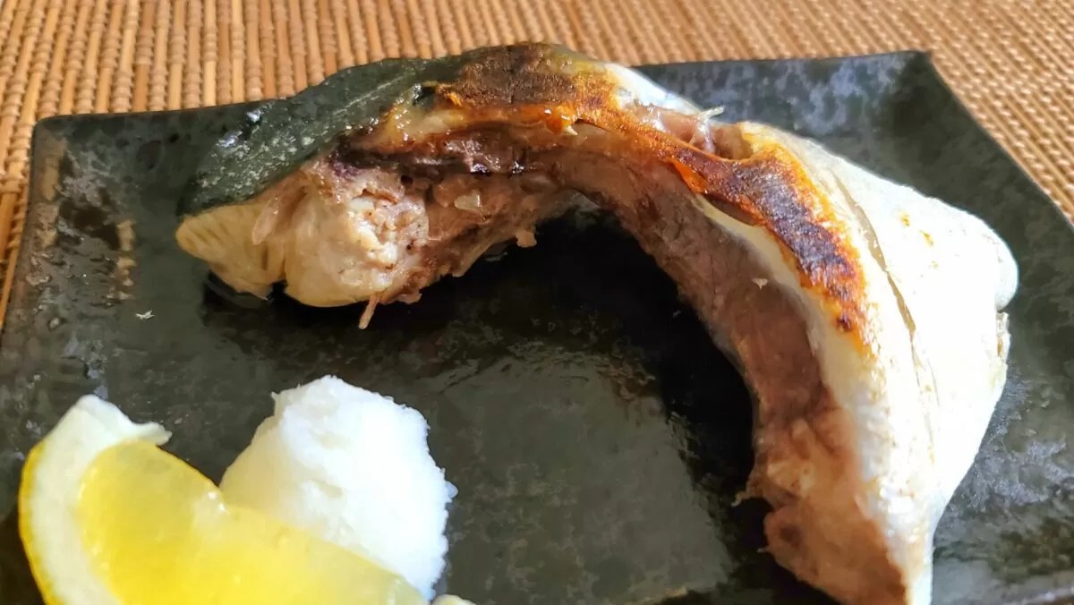 簡単で美味しいカンパチカマの塩焼き