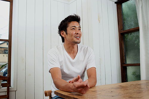 元日本代表・加地亮、今の仕事は皿洗いLmaga.jp