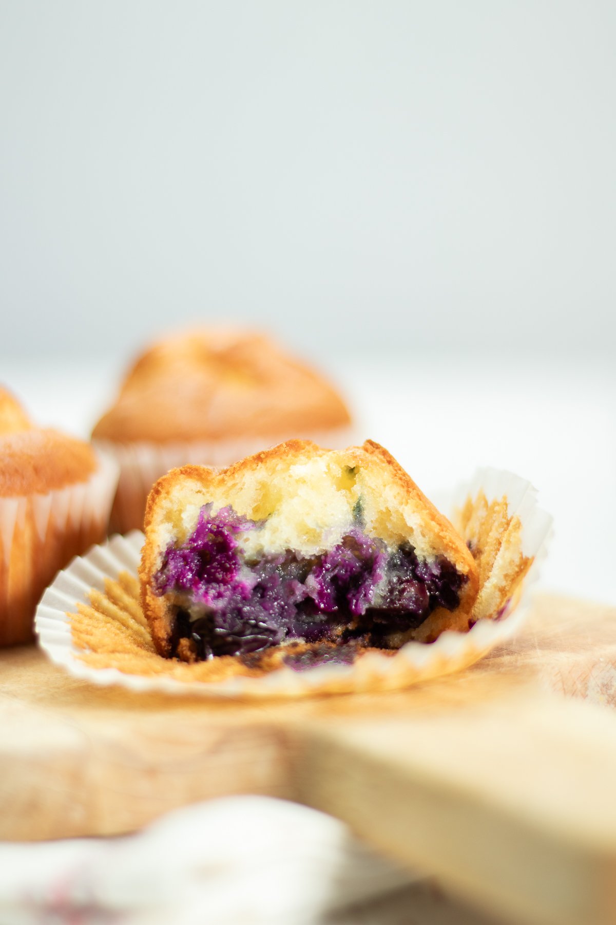 米粉マフィン, ふわっふわで, 冷めても固くならない😋, 米粉のマフィン✨, 今回は, チョコチップを入れていますが, なくても美味しいです！,＊＊＊, cottaマフィン型６個分, 卵55g, 上白糖50〜55g, 植物油30g無塩バター20g, 牛乳50g,米粉 cotta製菓用ミズホチカラ 80g, アーモンドパウダー20g, ベーキングパウダー3g, あればチョコチップ20g,