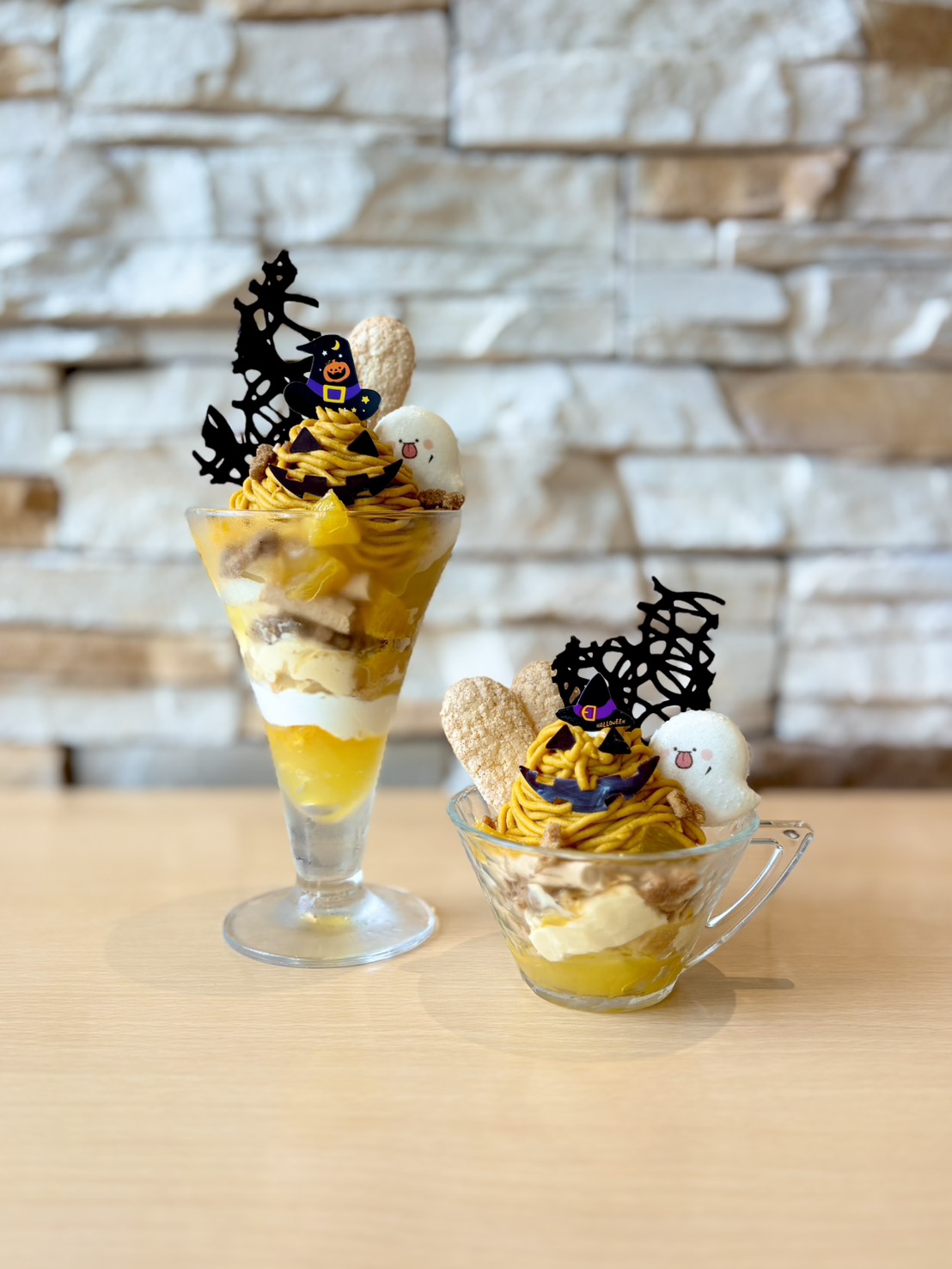 TAKANO'S Halloween whith ghosts and fruitsフルーツギフトの果物専門店 新宿高野