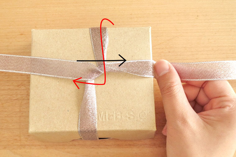 ラッピングをキレイに仕上げたい！簡単なのにおしゃれな リボンの結び方・掛け方– lamireラミレ