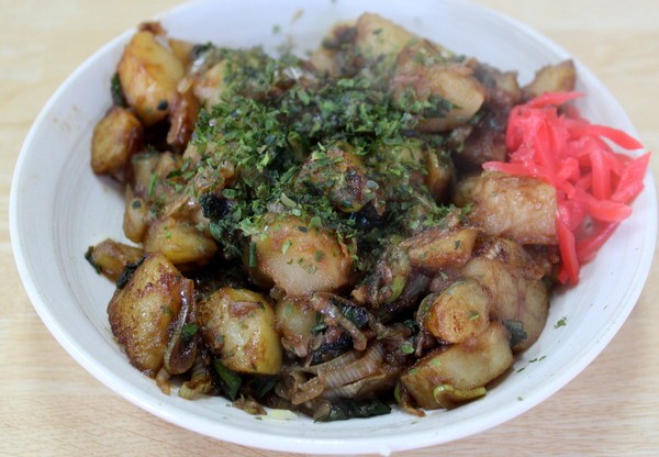 群馬ケンミン熱愛 ご当地グルメ「桐生ポテト焼きそば」に挑戦♪麺の極上食感はフライパン2つ使いが秘訣『あたらしい日日』こんな時代のニューノーマルな暮らし方。食と農、生活情報をお届けします