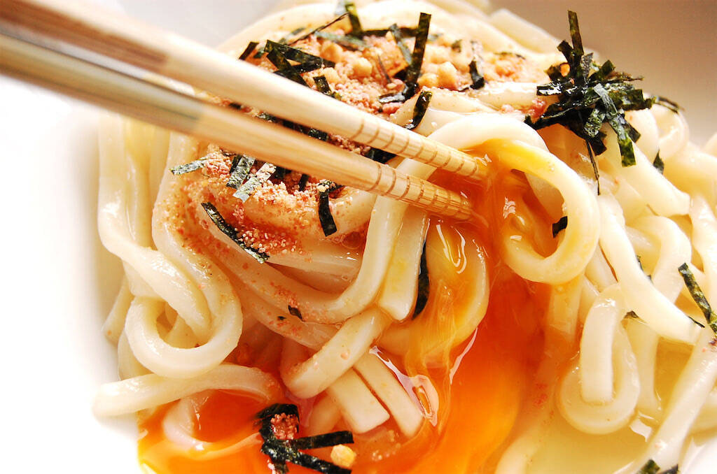 リュウジがお茶漬けの素で爆速麺 火も調味料も不要！冷凍うどんと卵で「冷やし釜玉うどん」爆誕！な件2025年8月18日- エキサイトニュース