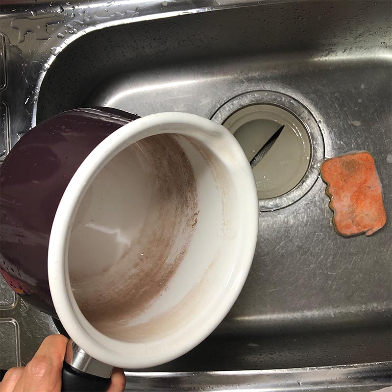 ホーロー鍋の焦げ付きの落とし方長持ちさせる使い方やお手入れのコツも