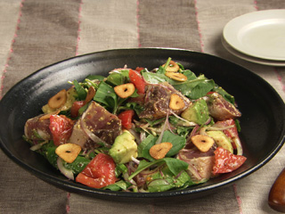 アボカドと新玉ねぎのおかか中華あえクラシル