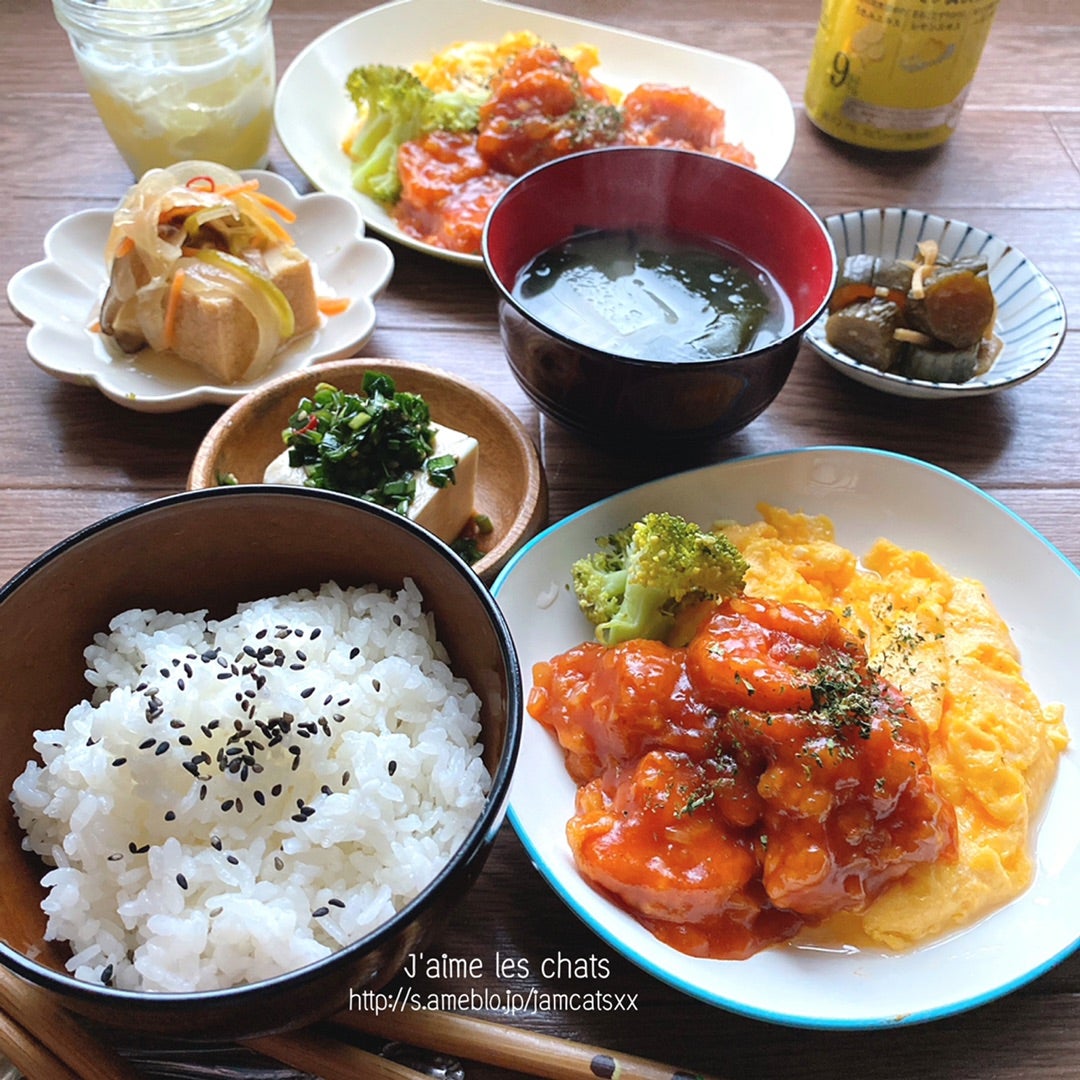 エビチリチャーハンオムライス 手包みしそ巻餃子水菜と春雨のサラダ 食材宅配のヨシケイ 夕食ネット レシピ・メニュー・献立付き