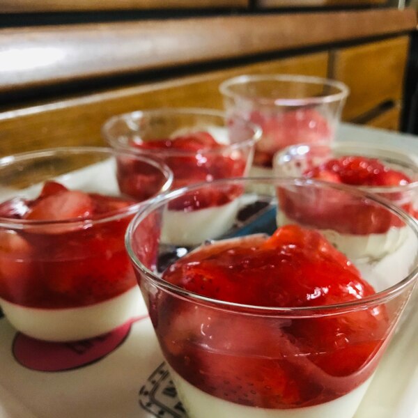 イチゴミルクプリン