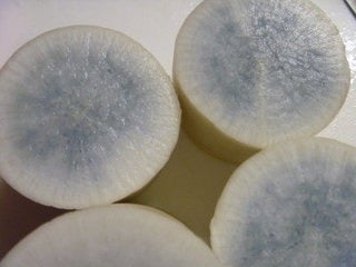 大根を切ると中身が青い？この原因と理由を解説！食べることはできる？BOTANICA