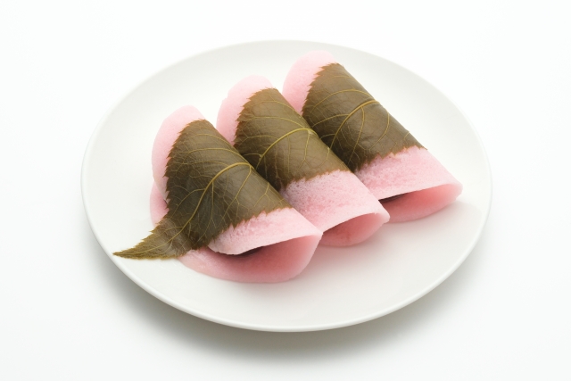 春を代表する和菓子「桜餅」、関東と関西では別モノって知ってた？クックビズ総研