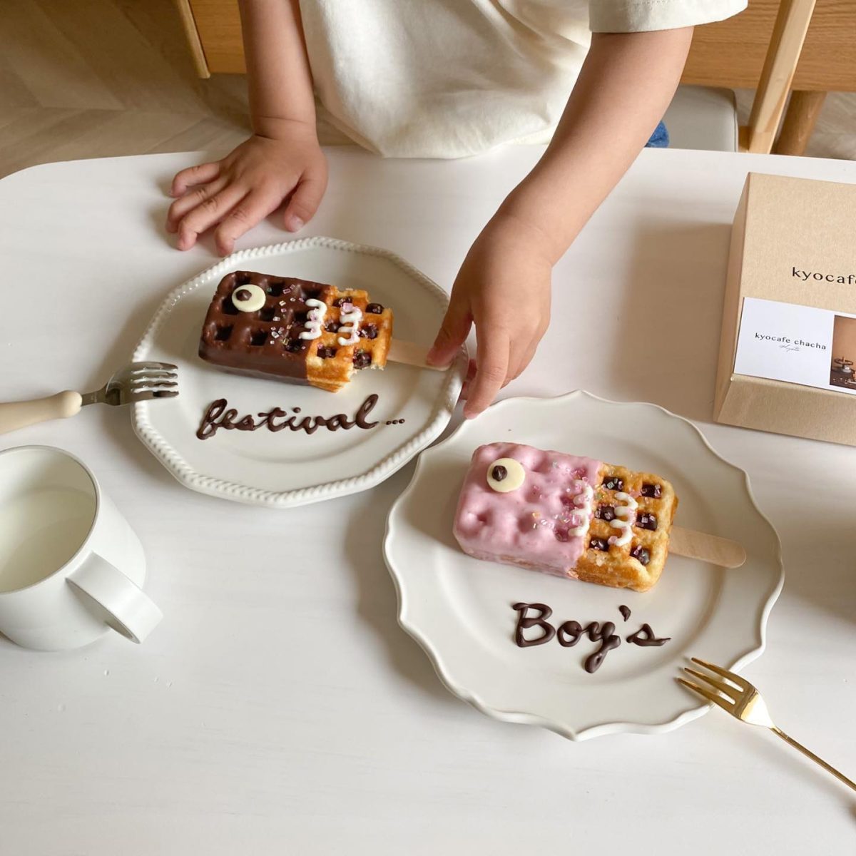 ハッピーバレンタイン💝 いろんなトッピングで楽しいぱくフルバー😆 プレゼントやご褒美おやつにも！ ．カフェアンドワッフルブラウ富山カフェ富山テイクアウトワッフルワッフルサンドチーズティーバレンタインワッフルバーぱくフルバ