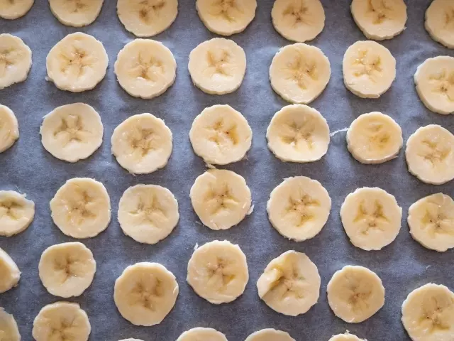 管理栄養士が解説 バナナを冷蔵庫で保存したい！黒ずむ原因と保存のコツ - トクバイニュース