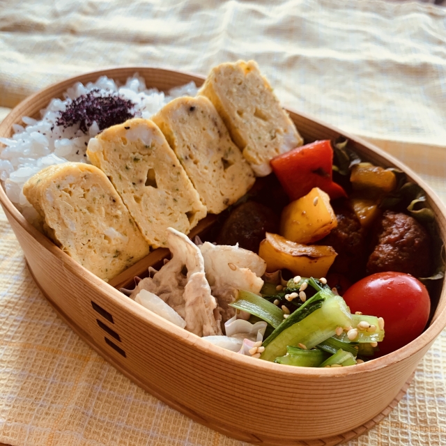 レンジで1分！ふんわりしっとり卵焼き♡ お弁当にぴったりクラシル