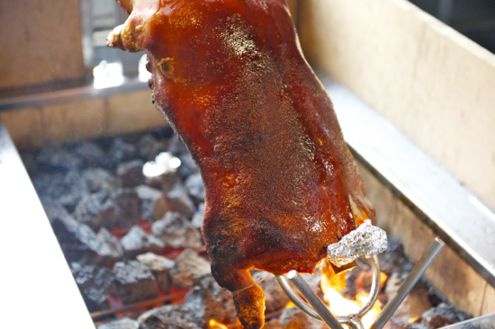 ウルムチの夜３ - 「羊」総決算！丸焼き、肺、胃袋、腸！ : 吃尽天下