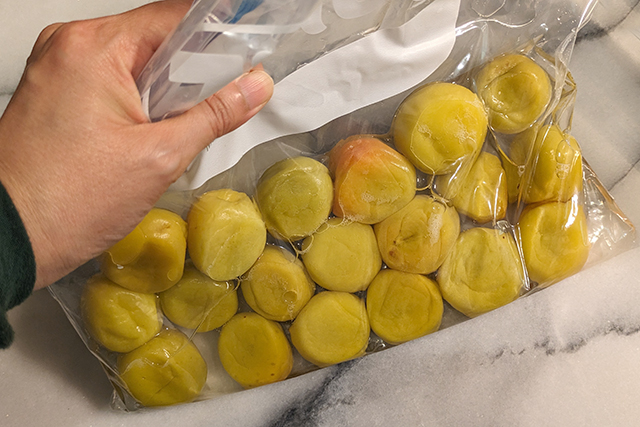 干さない梅干し!?」梅干し作りのハードルがグンと下がる『漬けっぱなしの梅漬け』に挑戦！クックパッドニュース