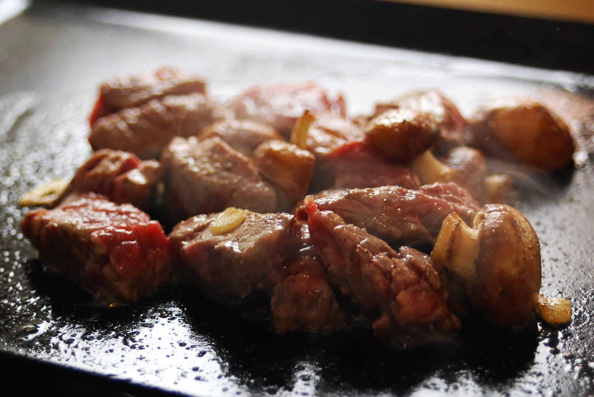 「雪国まいたけ 極」のテッパンの鉄板焼き