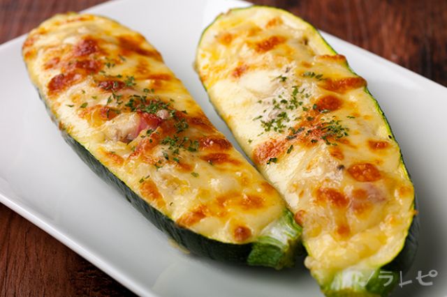 4種チーズのピザ