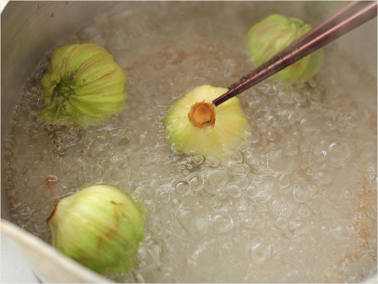 ふきのあく抜きのゆで方 下処理：白ごはん.com