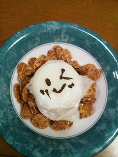 ポケモン デデンネ お昼寝まくら ピカチュウパンケーキクッションむぎゅっと抱きしめてほっこり癒されるビーズクッション「むぎゅっとシリーズ」にピカチュウ・ヤドン・ポッチャマの3種類が登場！ 7 3 土 発売予定ポケモンだいすきクラブ