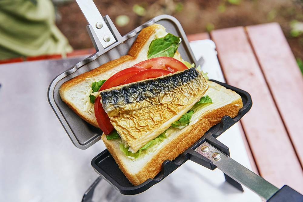 楽天市場 キャンピングトースター キャンプトースター パン焼き器 食パン アウトドア 朝食 ソロキャンプ キャンプ トースト バーベキュー BBQ調理器具 朝 モーニング 料理 朝食 キャンピング 送料無料 : 登山リュック アコンカグア公式店