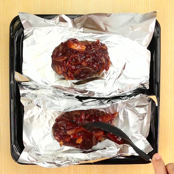 冷凍ハンバーグでつくる包み焼きハンバーグ