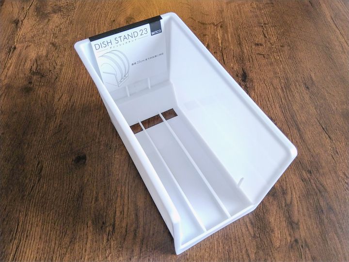 食器をサイズ別にスッキリ立てて収納！ダイソー・ディッシュスタンド3種の検証レポ 100均収納ワーキングマザー的 整理収納 ＆ 北欧インテリア