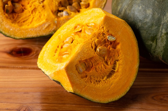 超カンタン！ カットカボチャを長持ちさせる保存方法に「使う時も便利！」 – grapeグレイプ