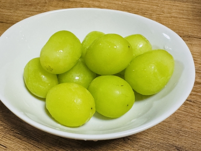 甘くて新鮮なシャインマスカットの選び方