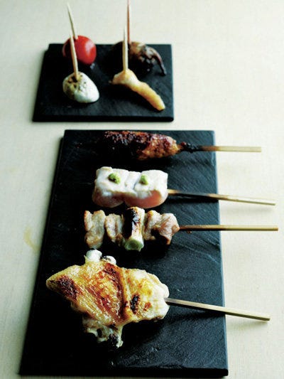 中目黒いぐち 恵比寿のはずれにある焼き鳥。 ピンチョススタイルでいろんな串が出てくるのがちょっと変わってる。恵比寿グルメ中目黒グルメ中目黒いぐち焼き鳥大人の焼き鳥食べログ3点5以上ピンチョススタイル美食ラボ俺のリアル飯ルーティン店を探す旅