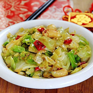 椰菜介紹 椰菜 我們熟悉的一種蔬菜， 又名包心菜，卷心菜，高麗菜。 廣東及香港一帶叫椰菜，偏遠內地叫包菜，台灣叫高麗菜。 但原產地唔係來自高麗