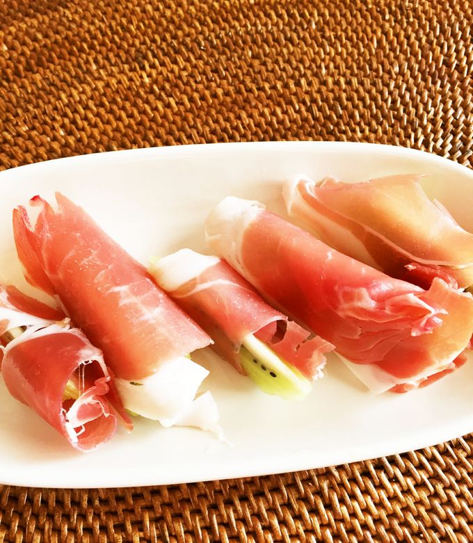 超簡単なワインのおつまみ生ハムの即席マリネ