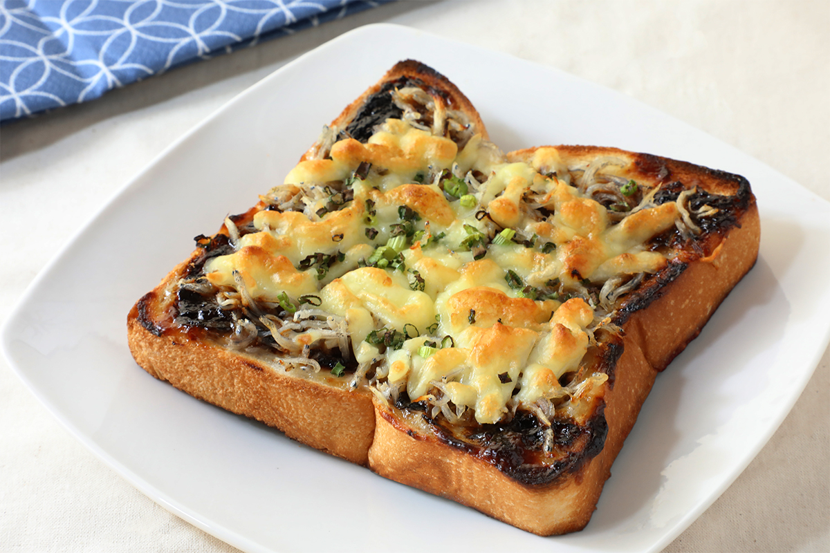 朝食に しらすの和風チーズトースト