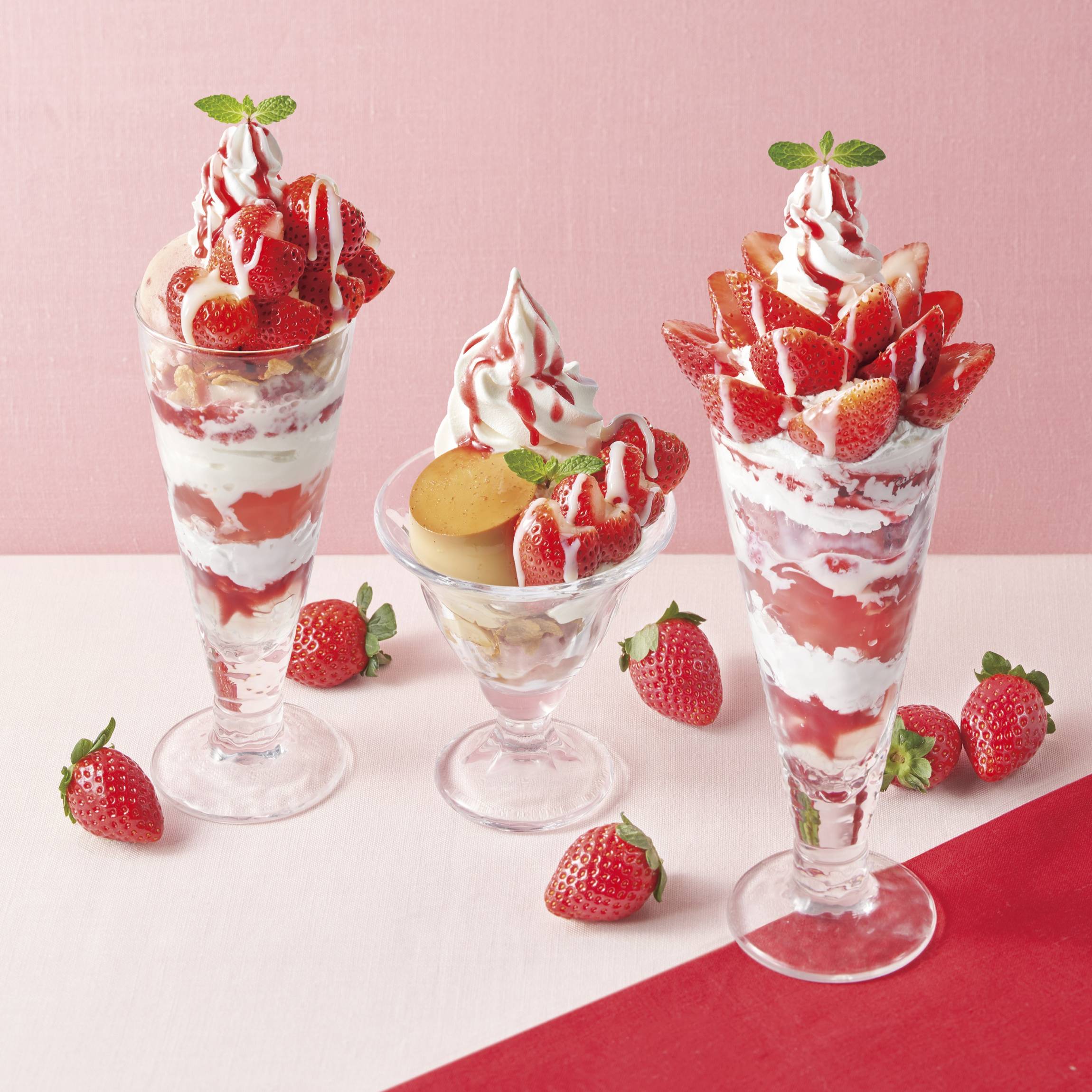 ファミレス「BigBoy」のいちごフェア 苺とチョコミントの「よくばりストロベリーパフェ」 - ファストフード・ファミレス・カフェチェーン