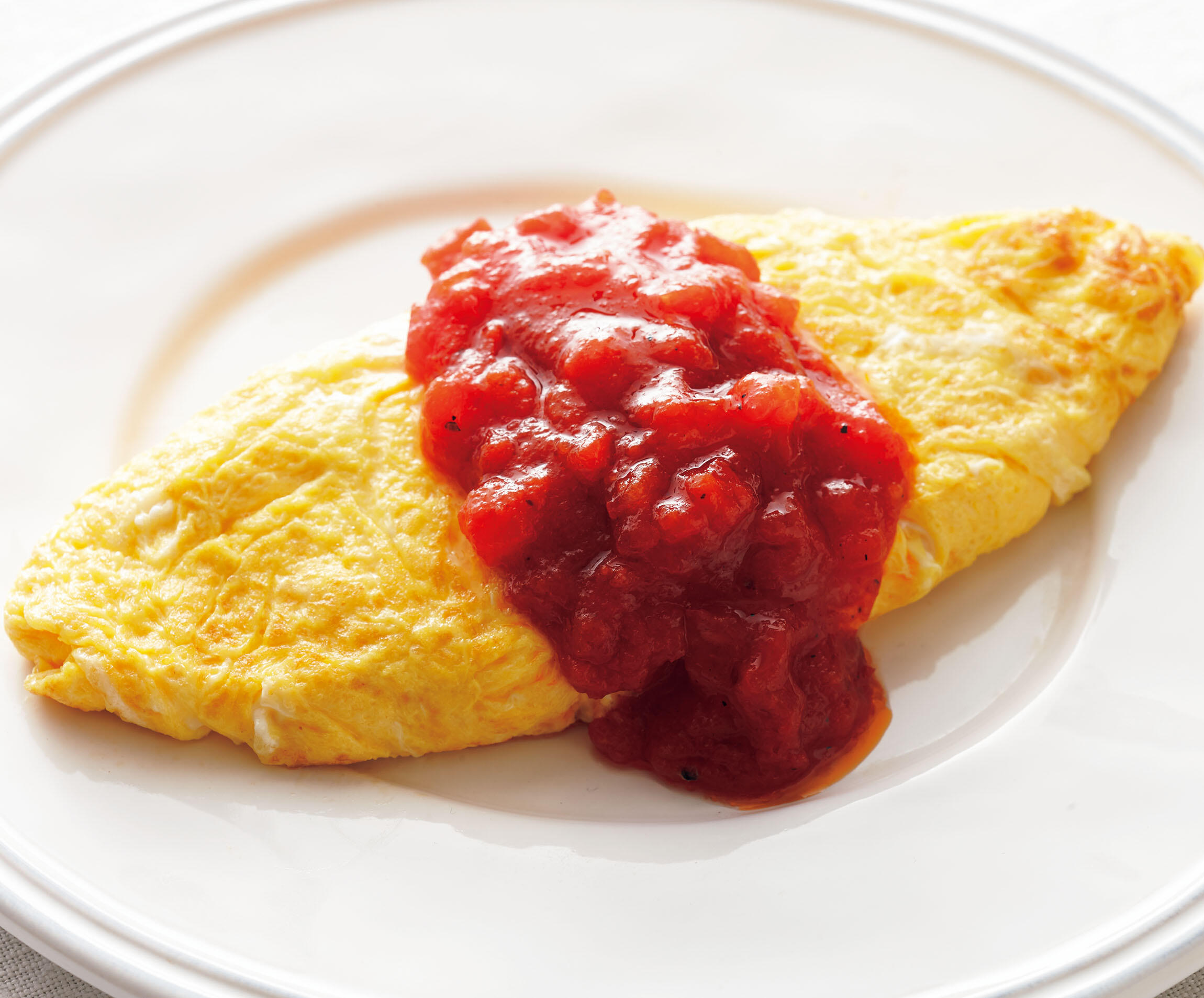 具だくさんトマトソースのオムライス