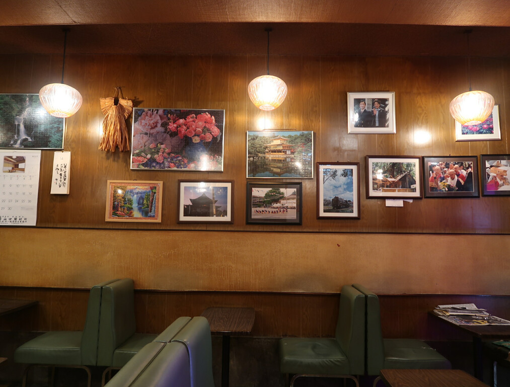 長野の喫茶店 淫靡な紫の扉 純喫茶ロンでミルクメロンをレトロに恋して