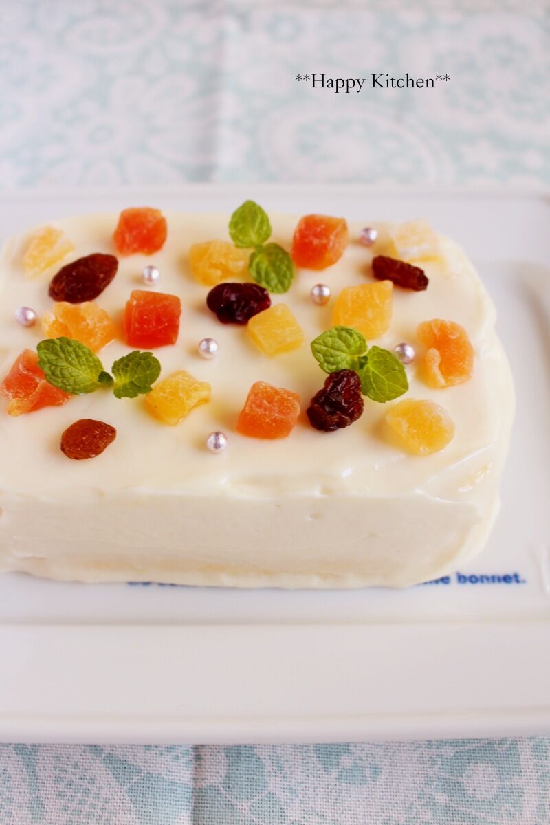 生クリームでお花やフリルを綺麗に絞るには♡, この練習からスタートがいいかな、と思います！, クリームなしで、イメトレだけでも！,手首をしっかり回してみて下さいー。, イメージはブーメランを遠くにシュンっと投げる感じ。, その時に口金の先端にクリームを詰めるようにします