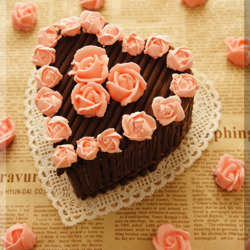 チョコペンアートでデザートプレートを彩ろう