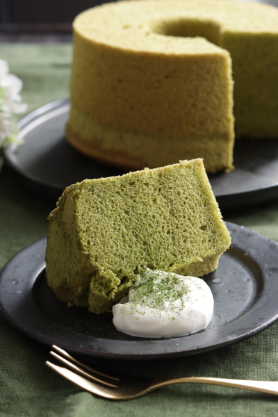 マーブル模様の抹茶シフォンに和の素材をサンドしてみました。持たない暮らし、使い切る暮らし