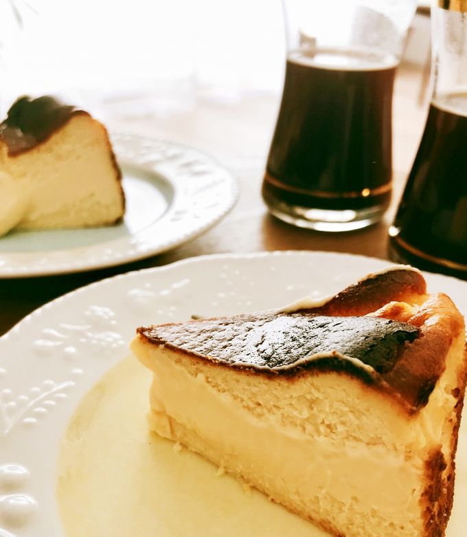 材料3つで作る！ 簡単バスク風チーズケーキ