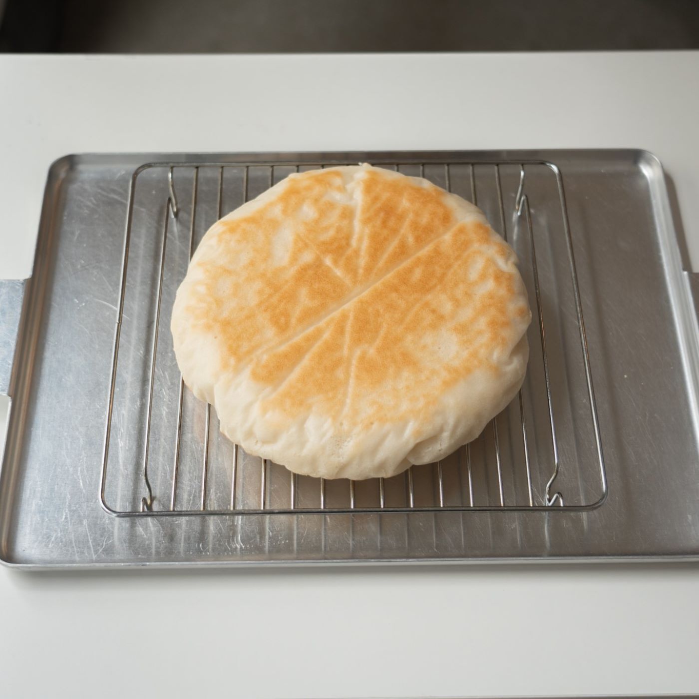 混ぜるだけだから簡単！フライパンでモチモチ「米粉パン」♪フーディストノート