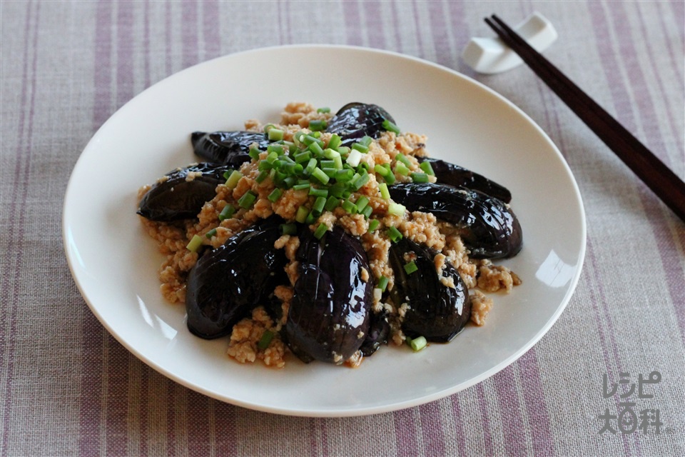 鶏ひき肉となすの味噌炒め