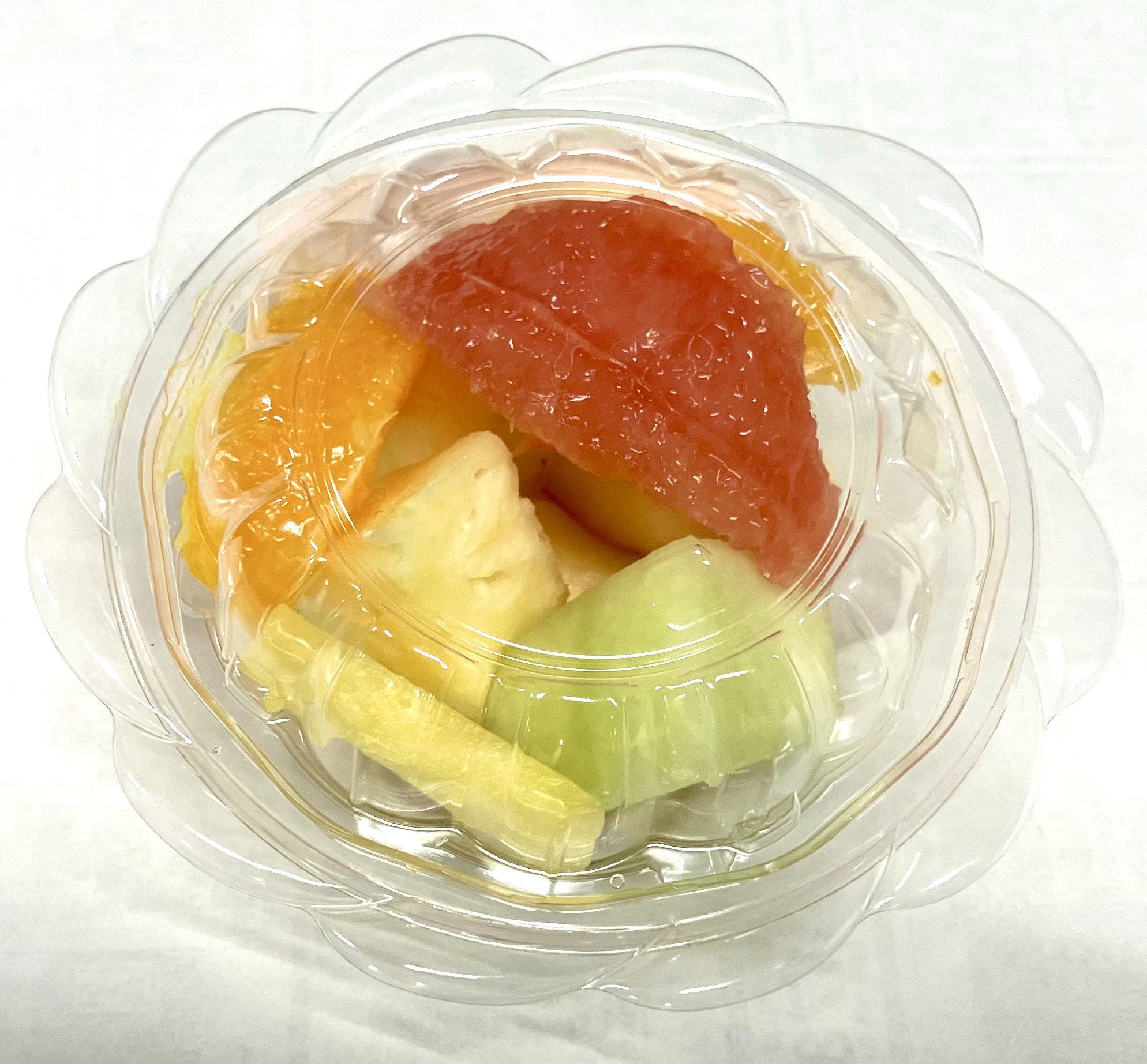 ダイキョー長者原店「朝から、その日カットしているんですよ」 と青果スタッフ。 超新鮮じゃないですか！ 🍓長者原店 カットフルーツ今日は朝8時から作りました。 新鮮なフルーツをおいしいうちに召し上がっていただきたいから。 売れたらまた次々カットします