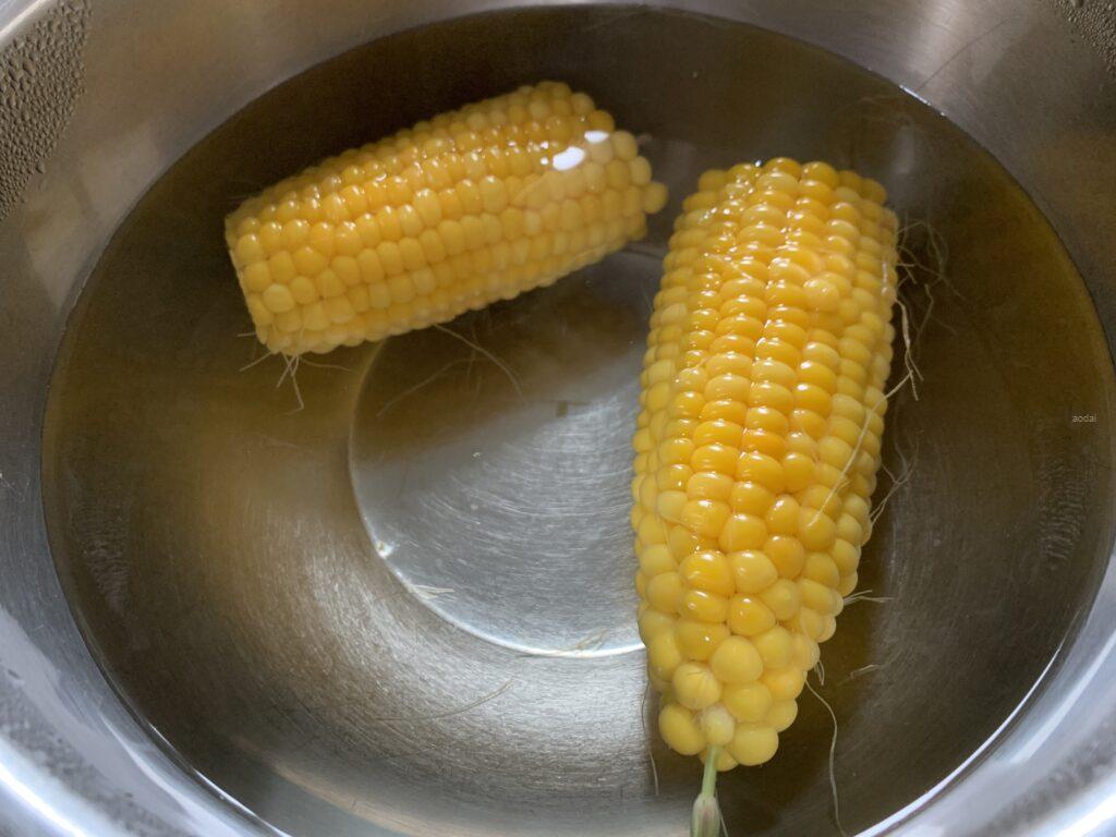 レンジとうもろこしのバターじょうゆ