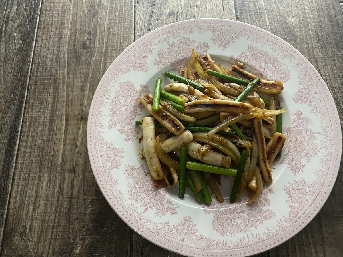 にんにくの芽といかのカシューナッツ炒めELLE gourmet エル・グルメ